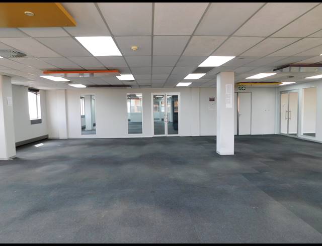 6,100M² OFFICE TO LET IN FERNDALE
